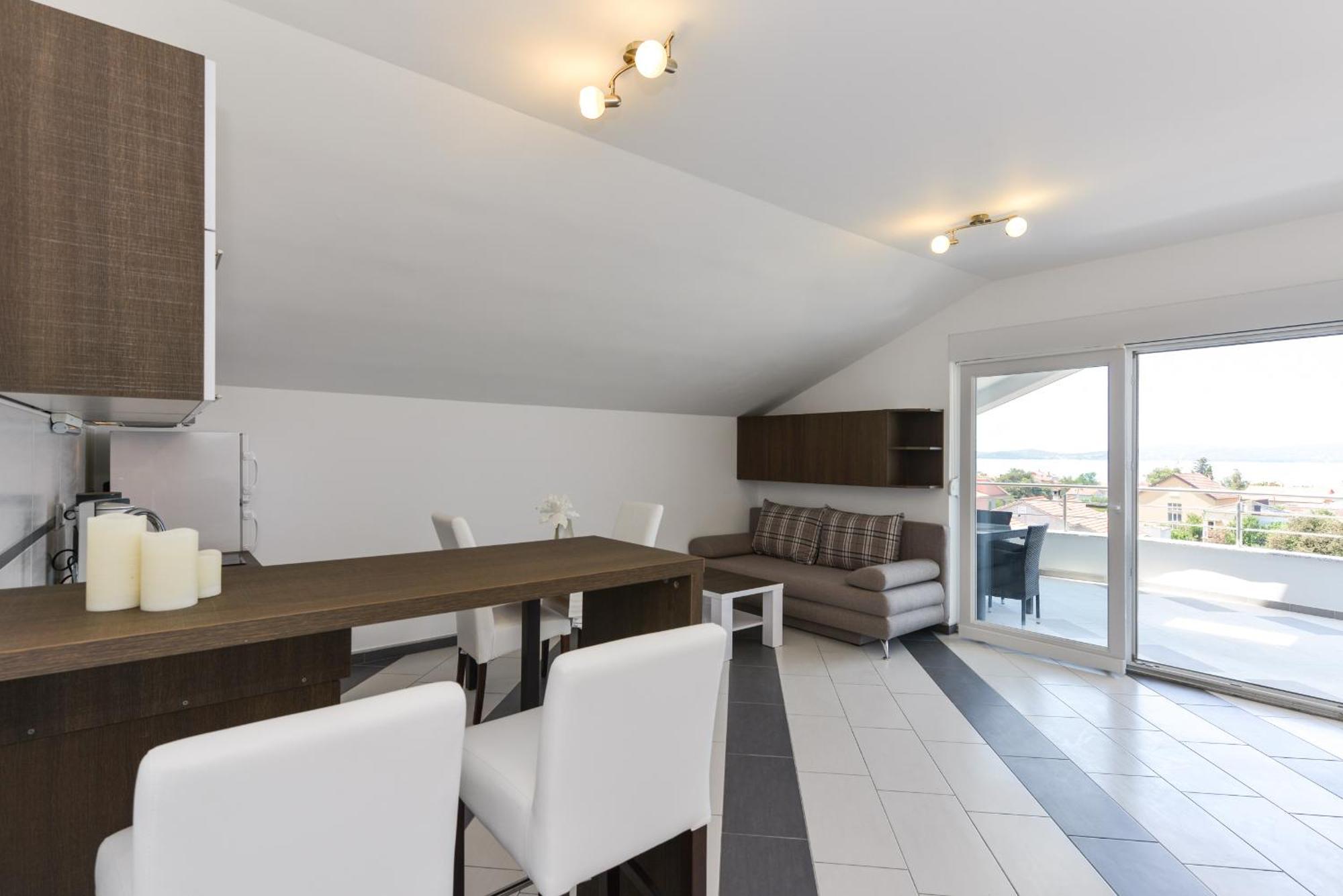 Apartmani Martin Mit Beheiztem Pool With Heated Pool Bibinje Buitenkant foto