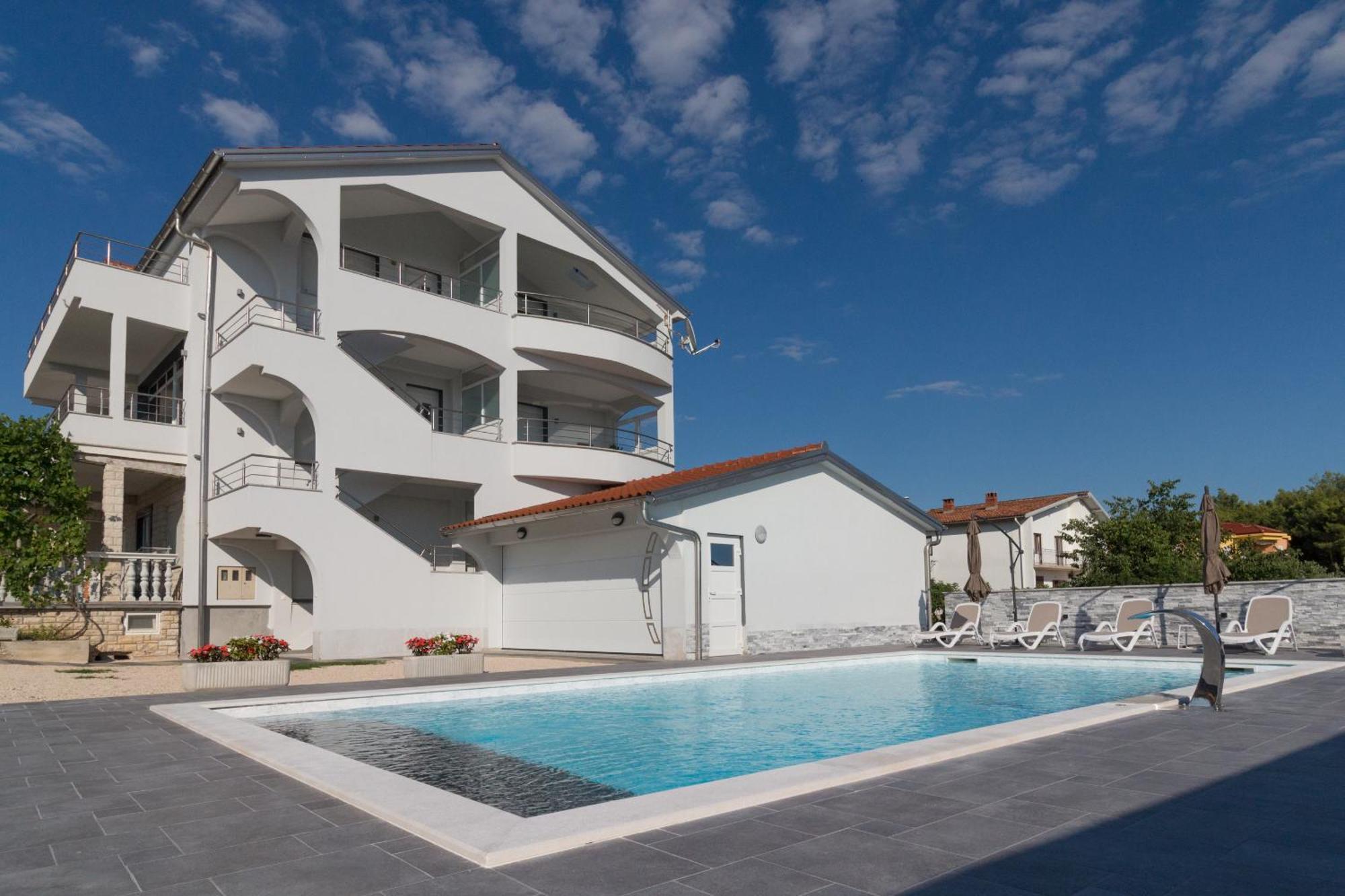 Apartmani Martin Mit Beheiztem Pool With Heated Pool Bibinje Buitenkant foto