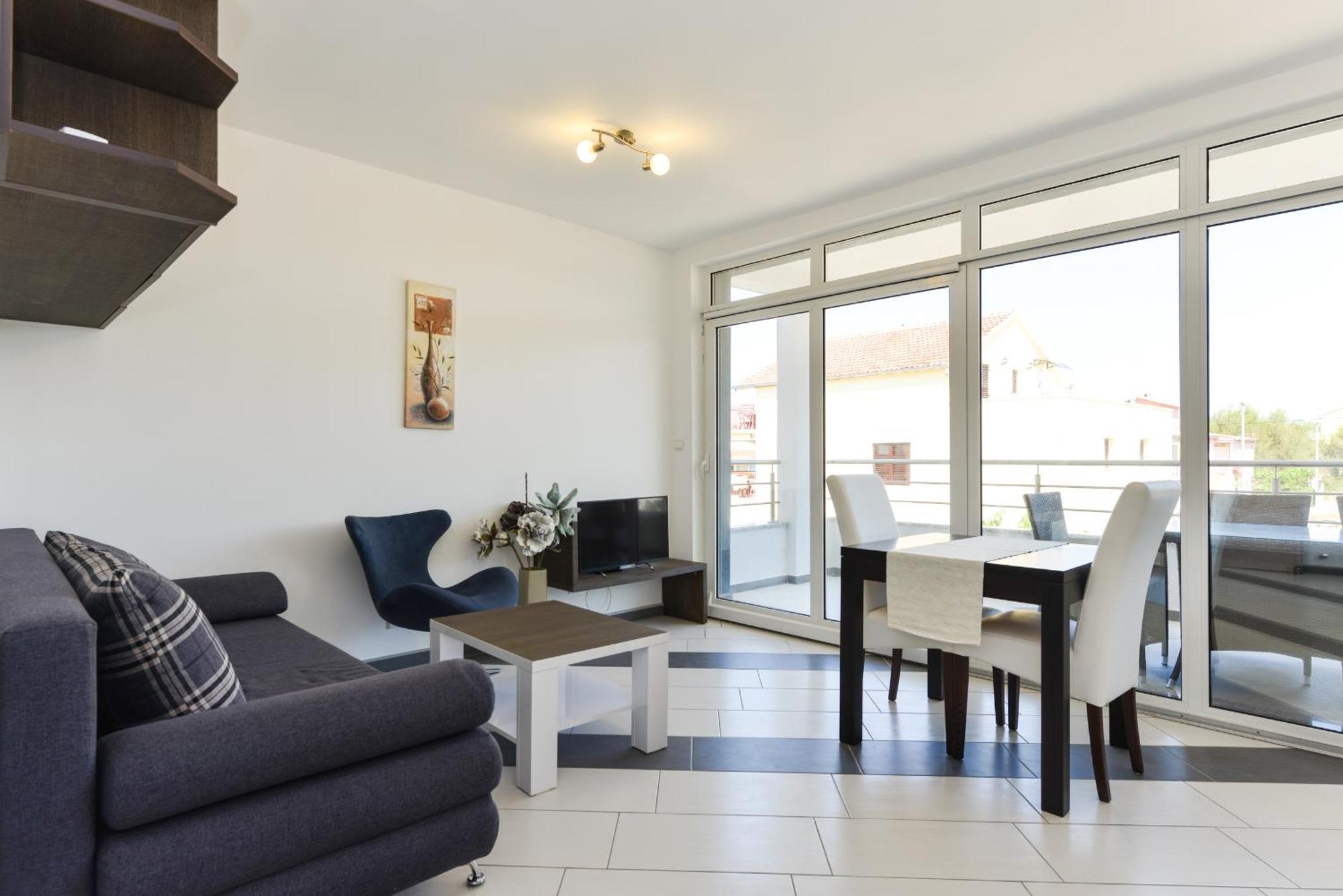 Apartmani Martin Mit Beheiztem Pool With Heated Pool Bibinje Buitenkant foto