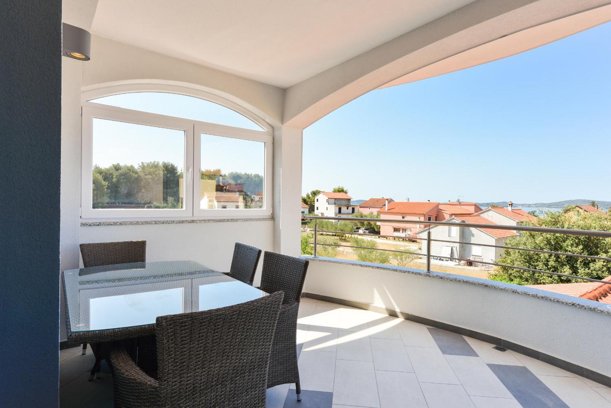 Apartmani Martin Mit Beheiztem Pool With Heated Pool Bibinje Buitenkant foto