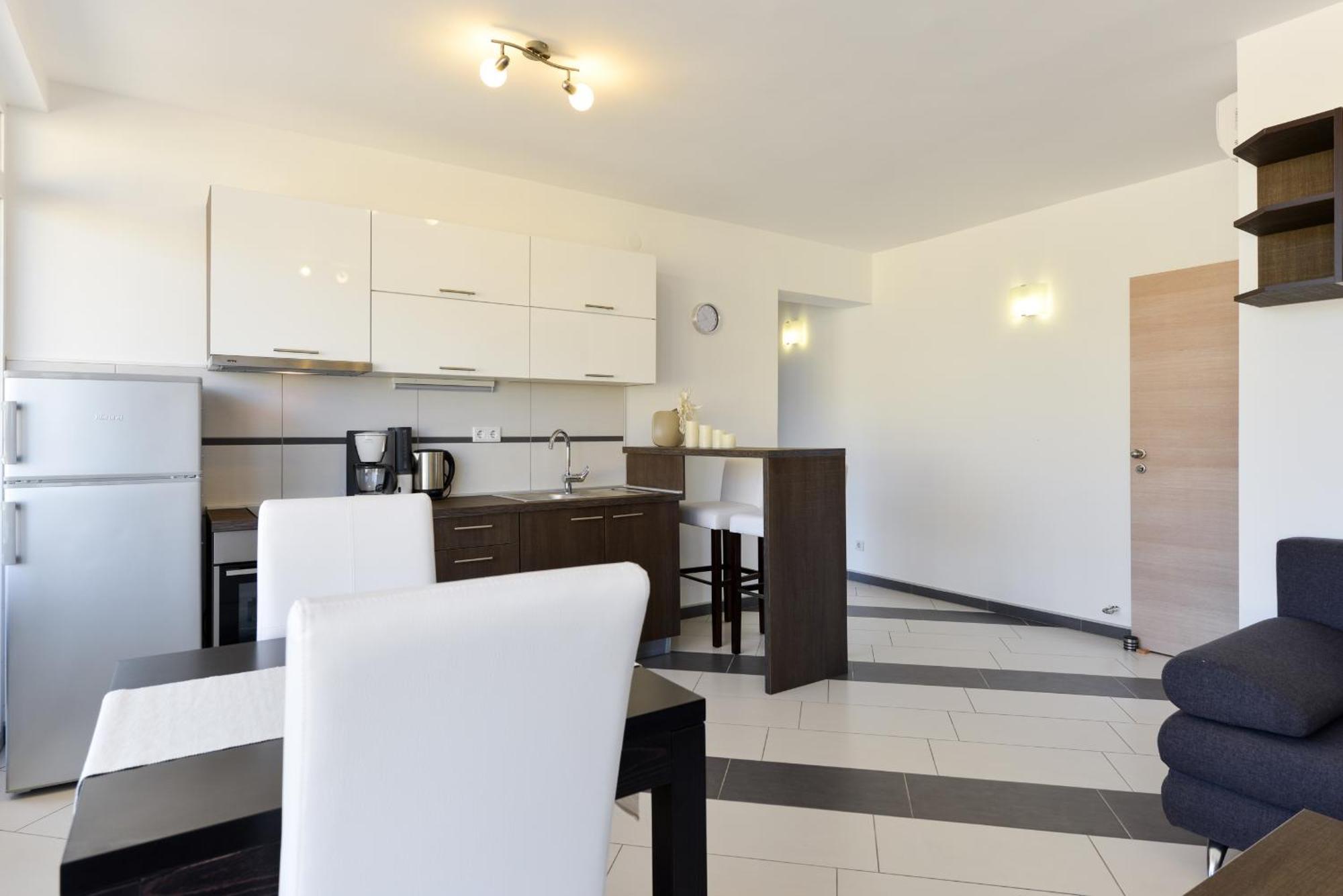 Apartmani Martin Mit Beheiztem Pool With Heated Pool Bibinje Buitenkant foto