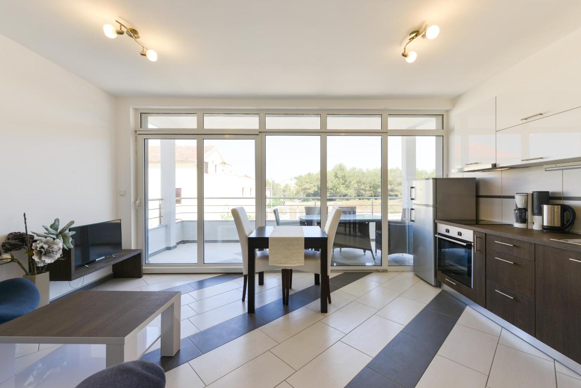 Apartmani Martin Mit Beheiztem Pool With Heated Pool Bibinje Buitenkant foto