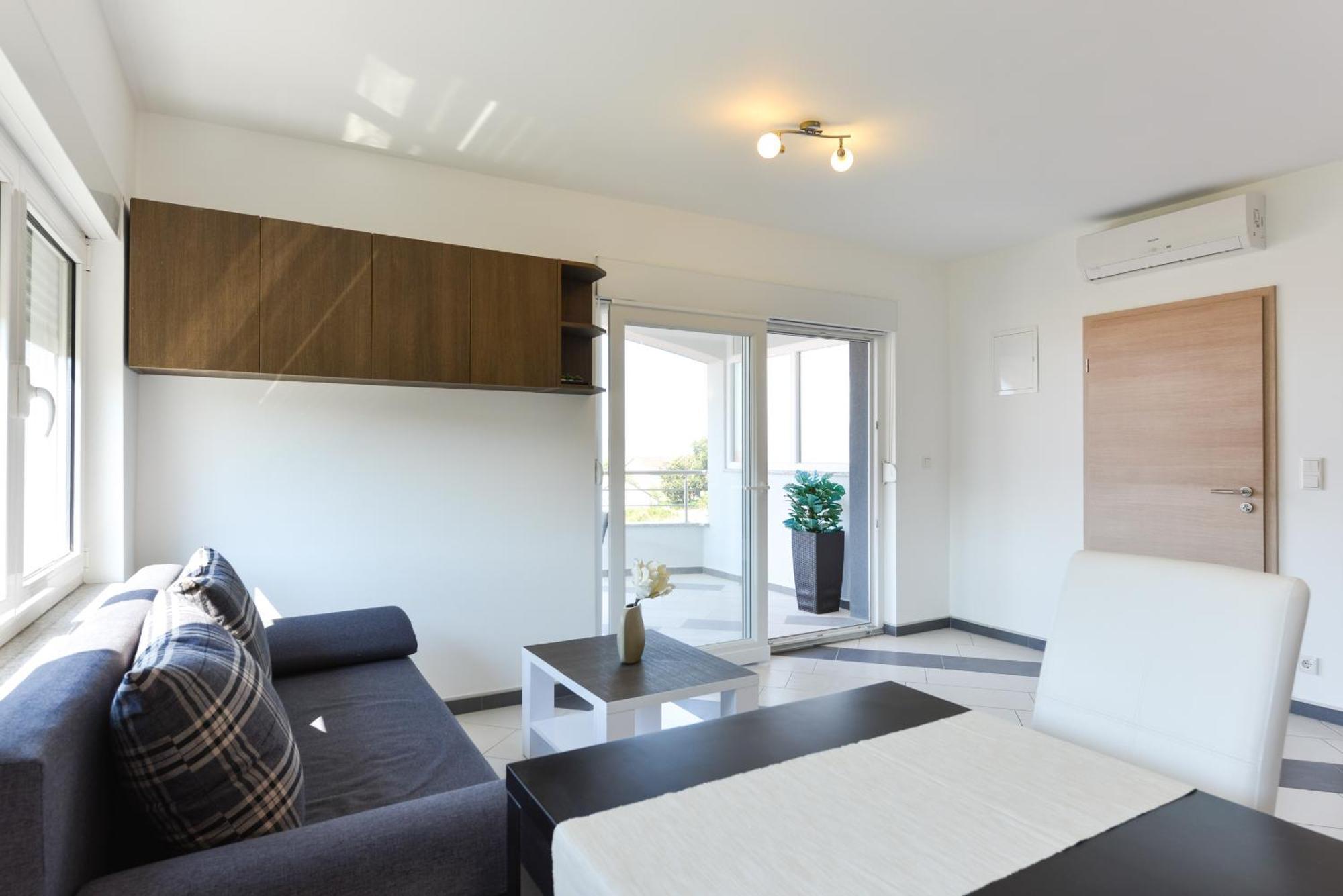 Apartmani Martin Mit Beheiztem Pool With Heated Pool Bibinje Buitenkant foto