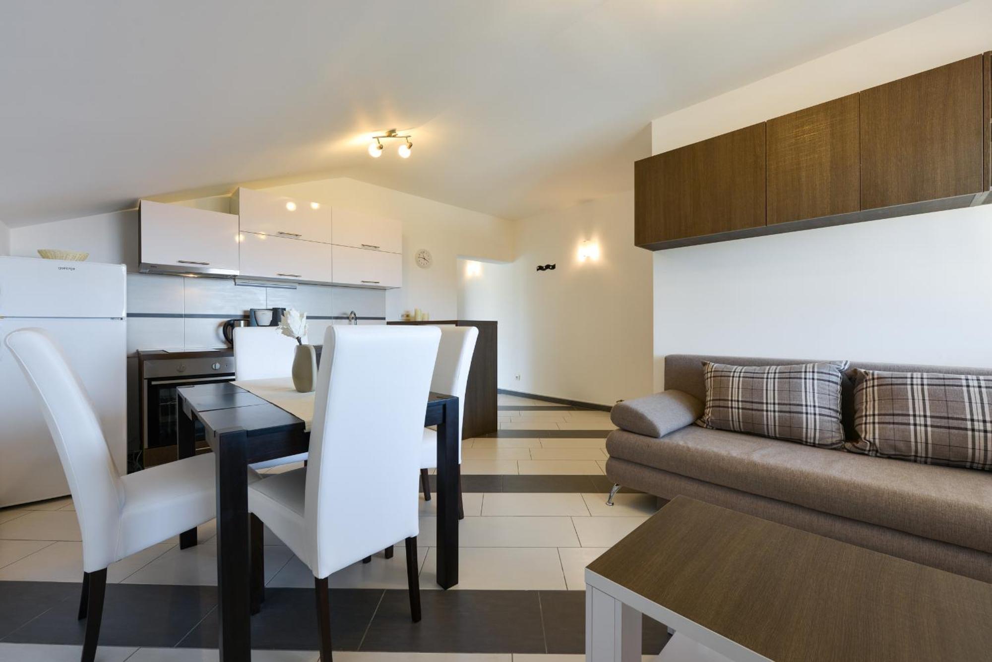 Apartmani Martin Mit Beheiztem Pool With Heated Pool Bibinje Buitenkant foto